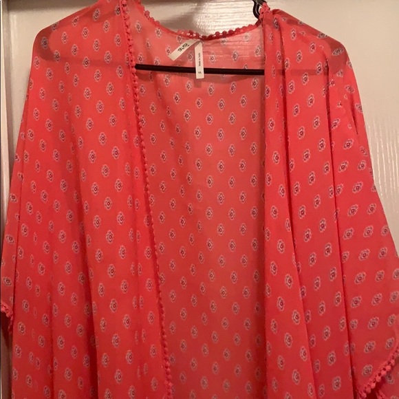 Used “Truth NYC” Large Kimono - Picture 2 of 8